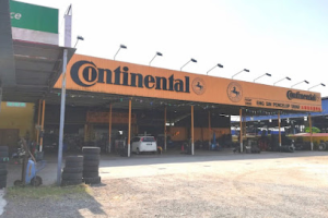 Kedai tayar di Bagan Serai, Malaysia