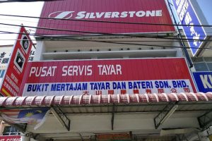 Kedai tayar di Bukit Mertajam, Malaysia