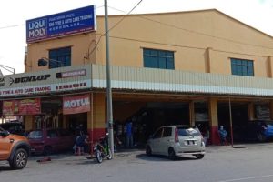 Kedai tayar di Port Dickson, Malaysia