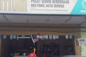 Kedai tayar di Putra Heights, Malaysia