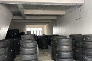 Kedai tayar di Tanjung Tokong, Malaysia